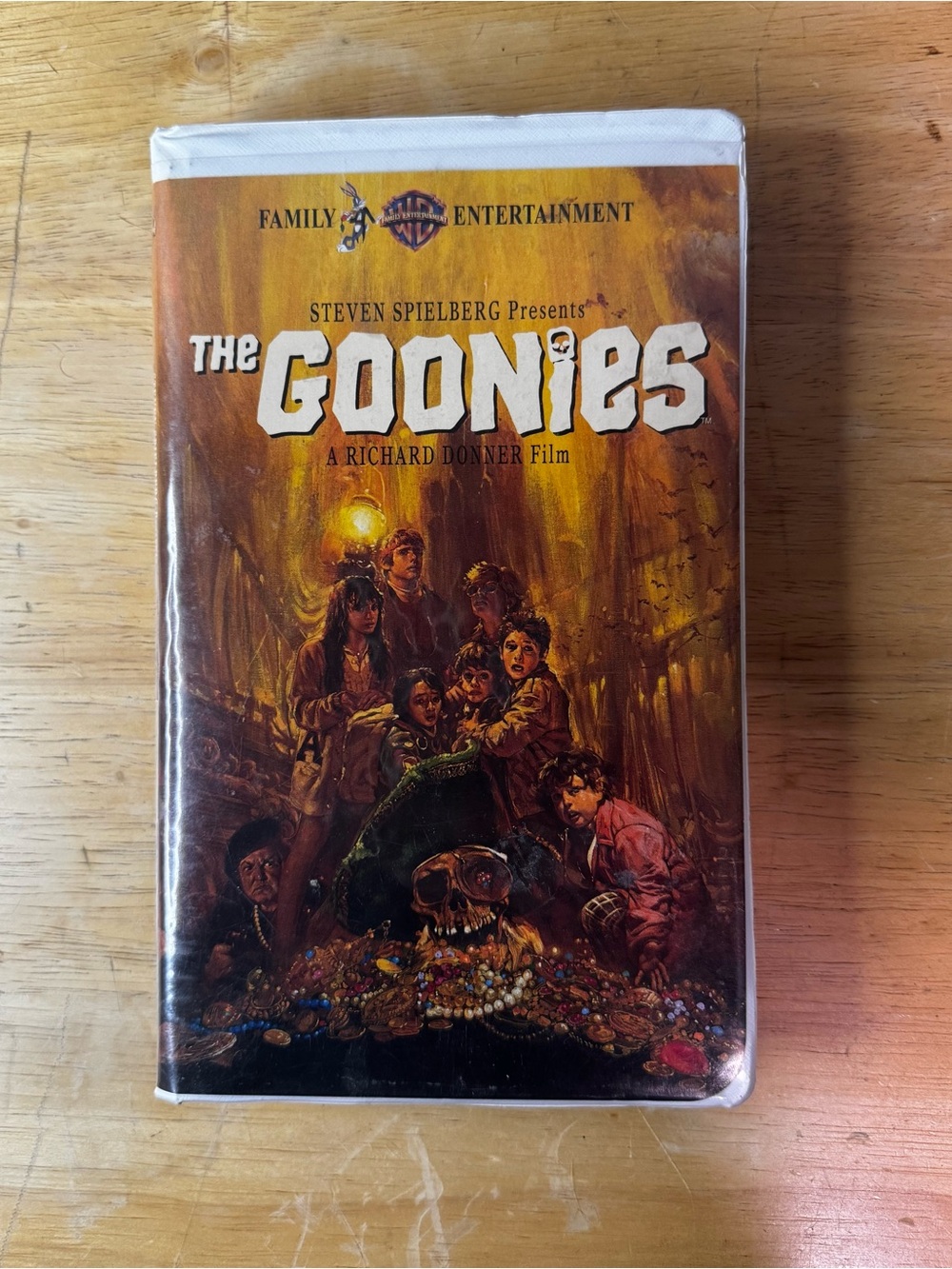 The Goonies VHS Tape Warner Bros Steven Spielberg Classic Adventure Movie